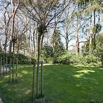 Вилла Exclusive Ams Area