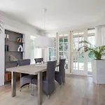 Exclusive Ams Area Вилла